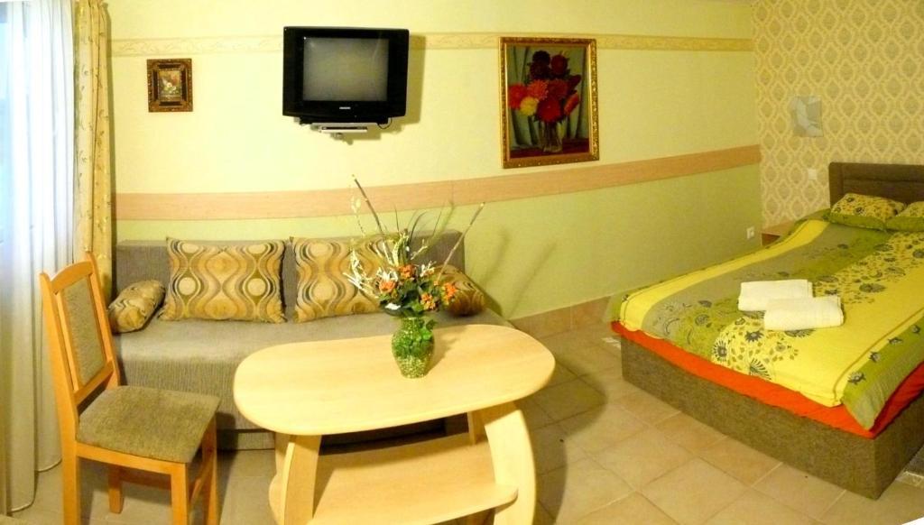 Hotel-Pension Residenz Balatonakali Exteriör bild